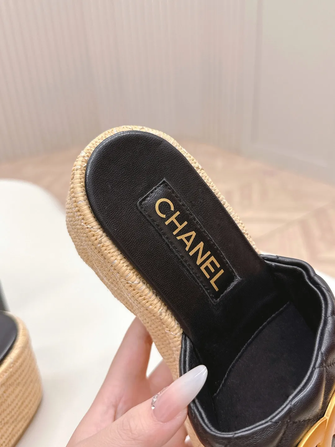 👟👟Ex-factory price 560👟👟 CHANEL Chanel 2025 new sandals and slippers series classic series every style is great rhombus platform sandals and slippers elegant and noble comfortable and versatile upper: sheepskin foot pad: sheepskin sole: rubber outsole size: 35-40